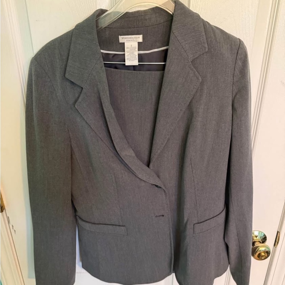 Worthington Women’s Gray Pant Suit